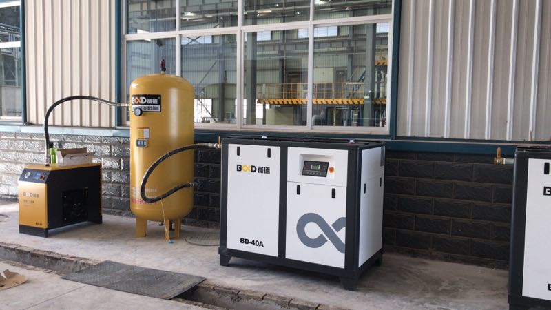 無油空氣壓縮機和空氣壓縮機有什么區(qū)別？